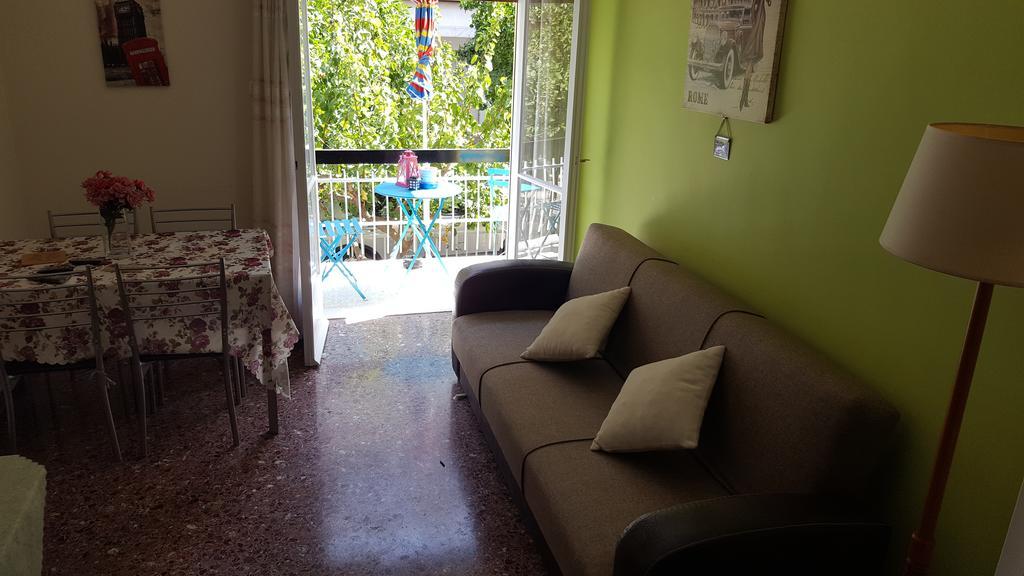 Kokoni Apartments Ambelokipi, Atenas Exterior foto